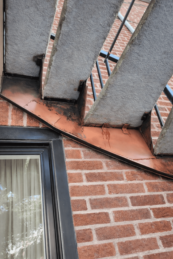Limon d’escalier en fer forgé soudé et renforcé à Montréal